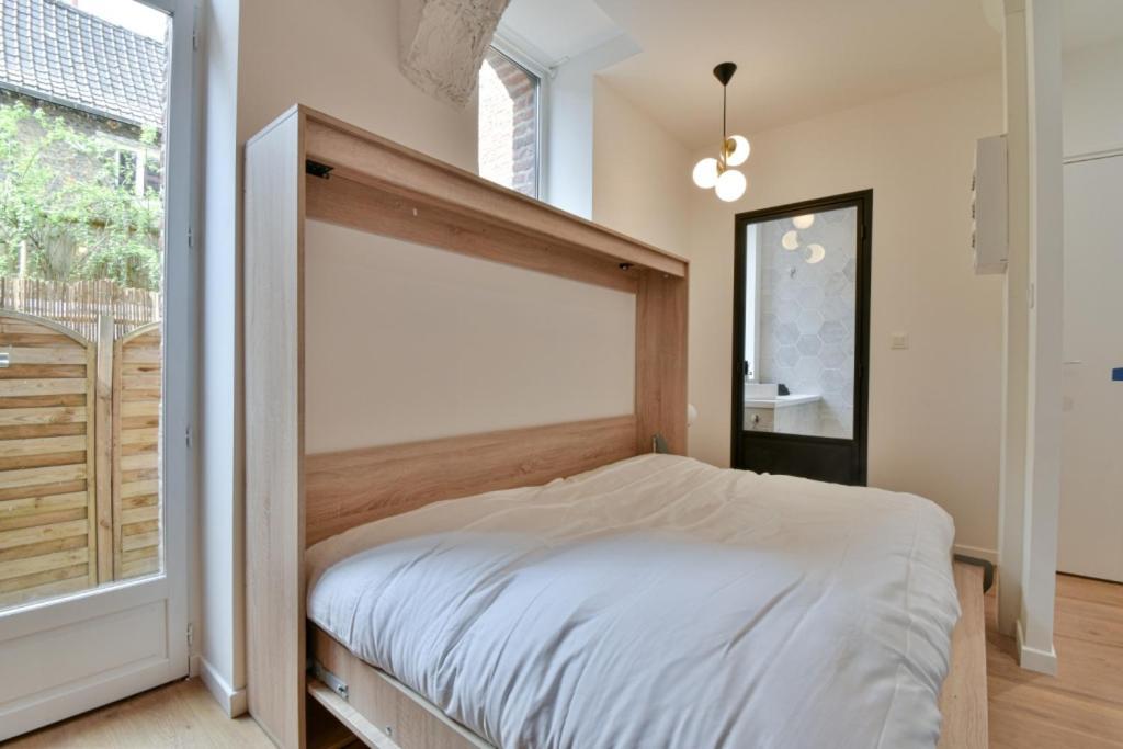 Residence Jean Hardy - Hyper Centre, Parking Gratuit, Wifi, Clim, Gare Valenciennes Exterior foto