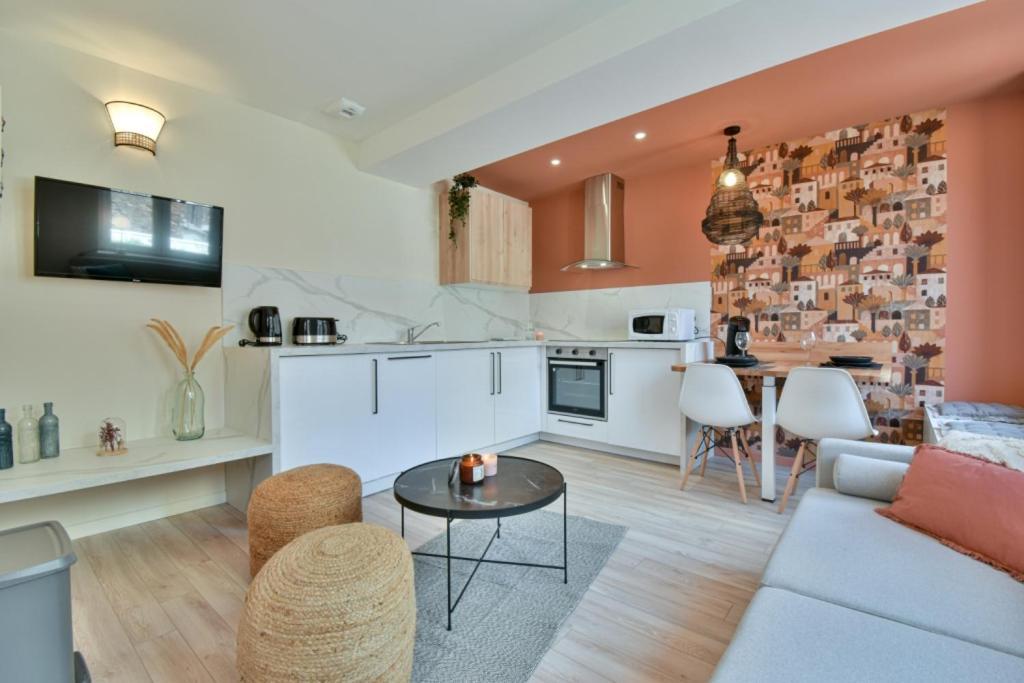 Residence Jean Hardy - Hyper Centre, Parking Gratuit, Wifi, Clim, Gare Valenciennes Exterior foto
